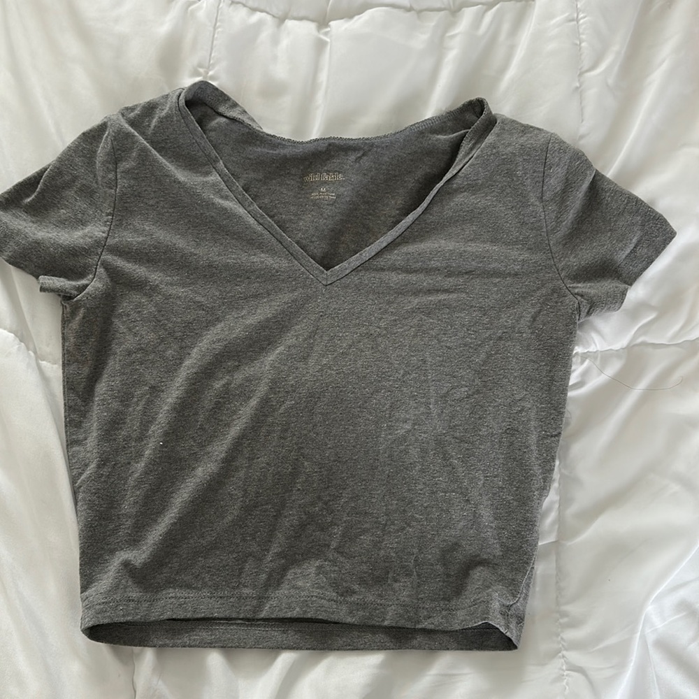 plain gray short sleeve shirt